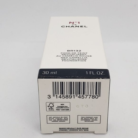 Chanel No.1 de CHANEL Red Camelia Revitalizing Foundation BR132 New - Picture 2 of 4